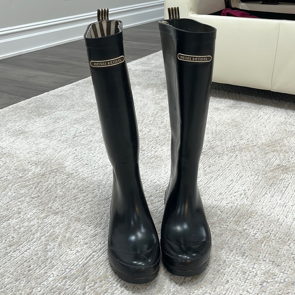Black Henri Bendel rain boots